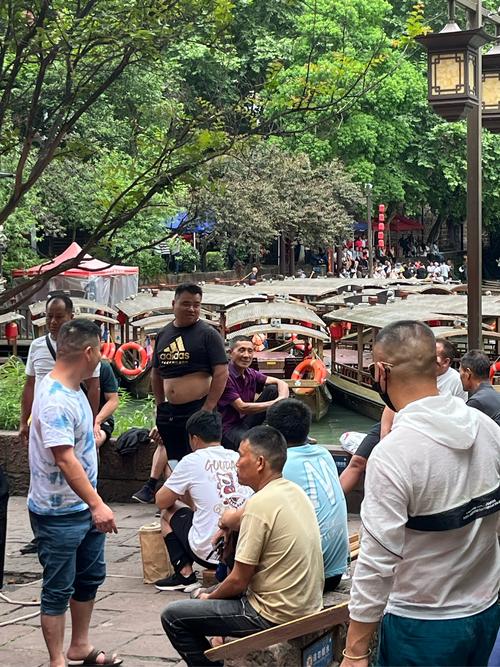 新港澳彩开奖号码记录和凤凰古城百人抢鸭子与凤凰古城百人抢鸭子是真的吗
